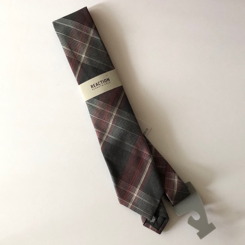 Reaction Kenneth Cole Skinny Tie